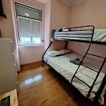 Quarto Barato Privativo Com Casa De Banho E Areas Comuns Partilhada Com Outros Hospedes