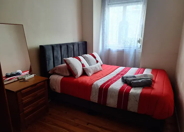 Quarto Barato Privativo Com Casa De Banho E Areas Comuns Partilhada Com Outros Hospedes