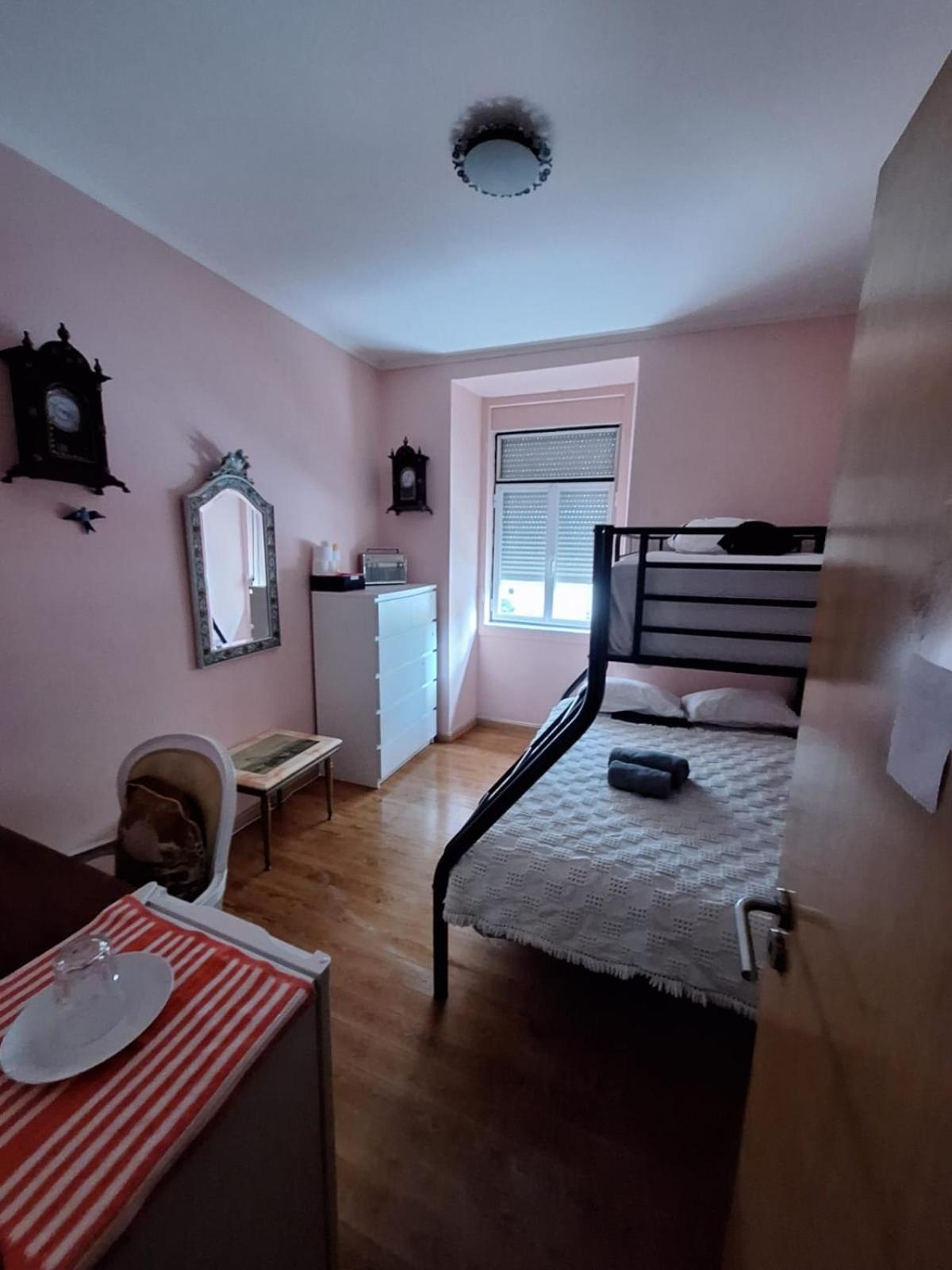 Barato Privativo Com Casa De Banho E Areas Comuns Partilhada Com Outros Apartment *